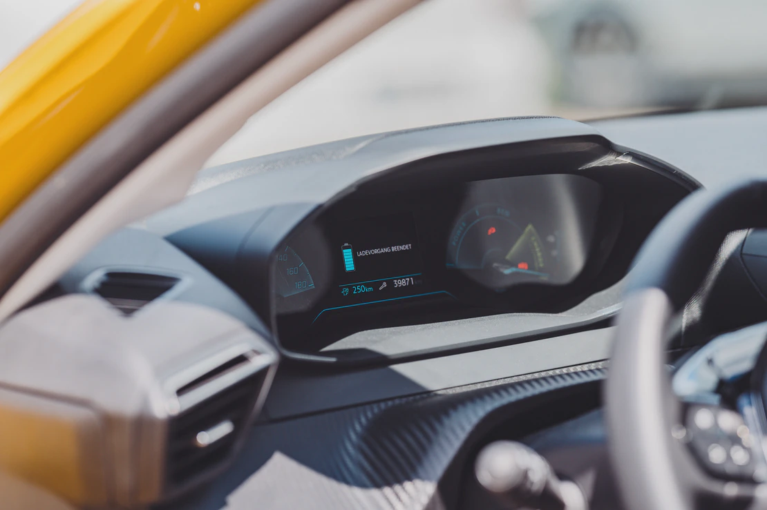Ladestandsanzeige im Fahrzeugdisplay